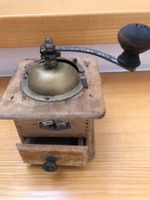 antike Kaffeemühle