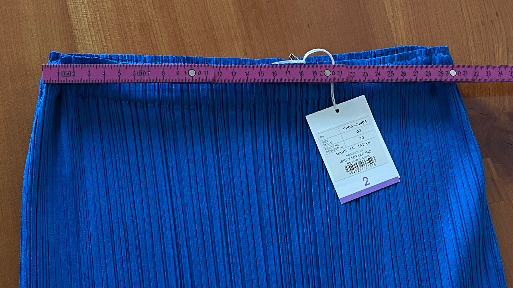 Issey Miyake Jupes: ISSEY MIYAKE – D'occasion à Zürich par Aicrem 1