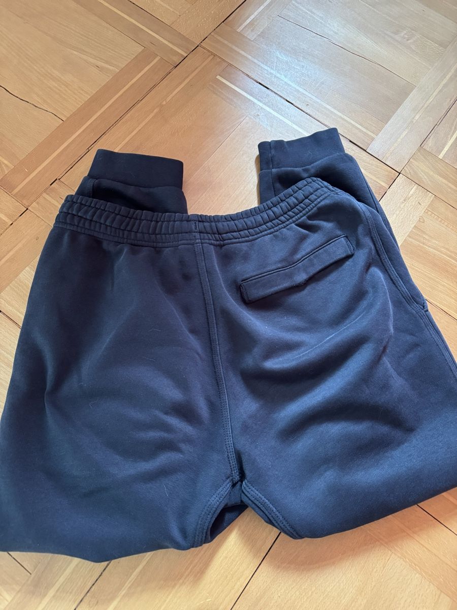 Nike Pantaloni: Nike Jogginghose Trainerhose Schwarz, Grösse S – Usato da Wittenbach venduto da Apicel 5