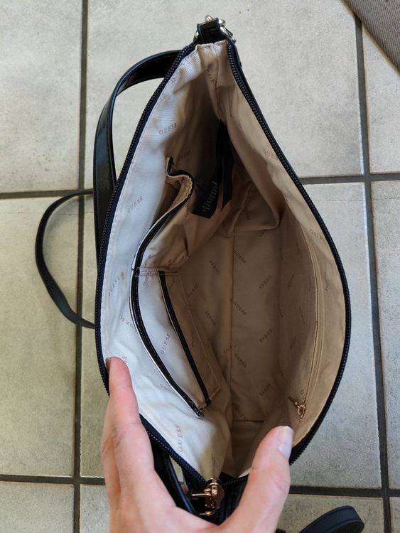 Original GUESS Tasche schwarz, glanz (Gebraucht) in Zollikerberg