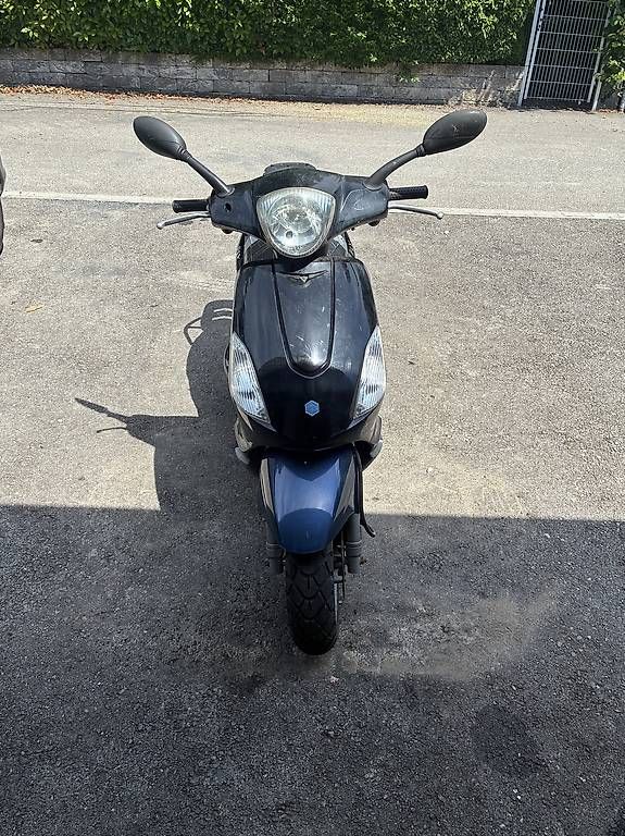 Scooters: Piaggio Fly 125 – D'occasion à Bonstetten par Civic_ej 1