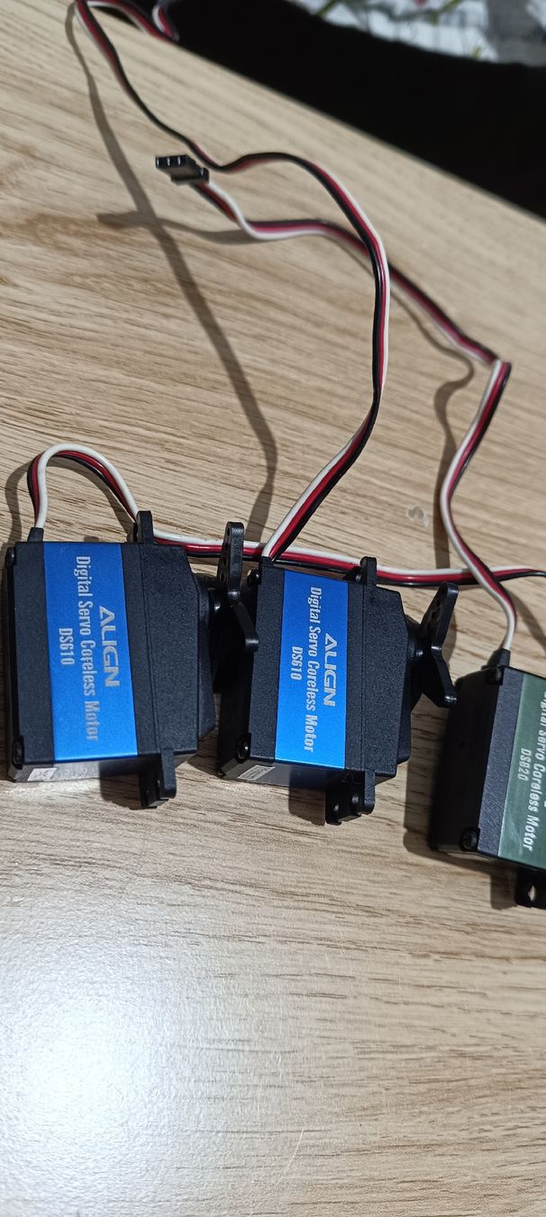 Align Modellismo RC: 3xAlign DS610 und 1xAlign DS620 – Usato da Lausen venduto da Trex700dfc 3