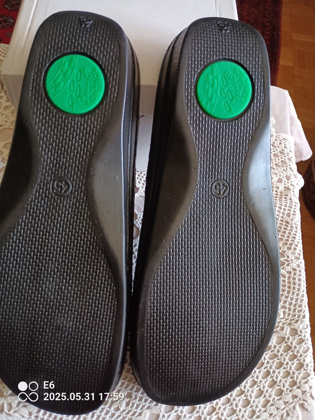 Scarpe da uomo: Gesundheitspantoletten mit Magneten – Nuovo e nell'imballaggio originale da Zürich venduto da Mitzi6 6