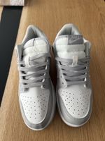 Nike Dunk Low grau/weiss Gr. 39