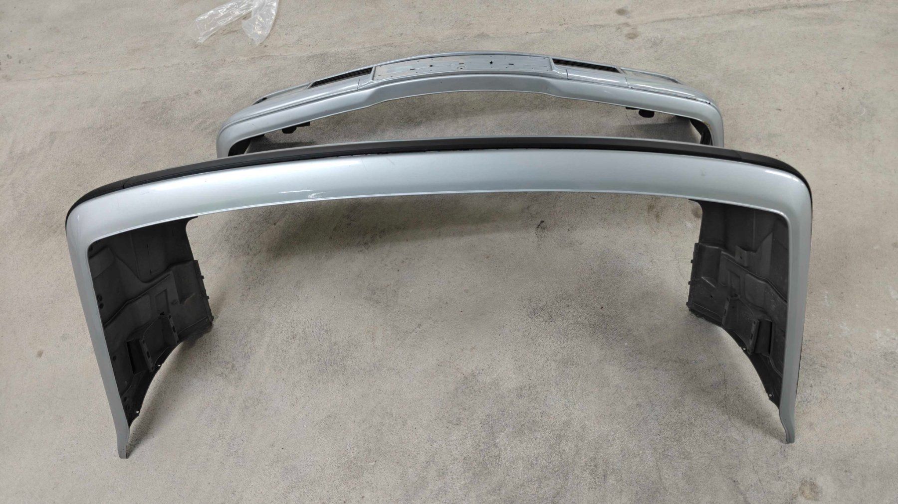 Toutes les pièces auto: BMW E36 Vorfacelift Stoßstangen Front + Heck Original BMW – D'occasion à Hittnau par prz_7lyw 4