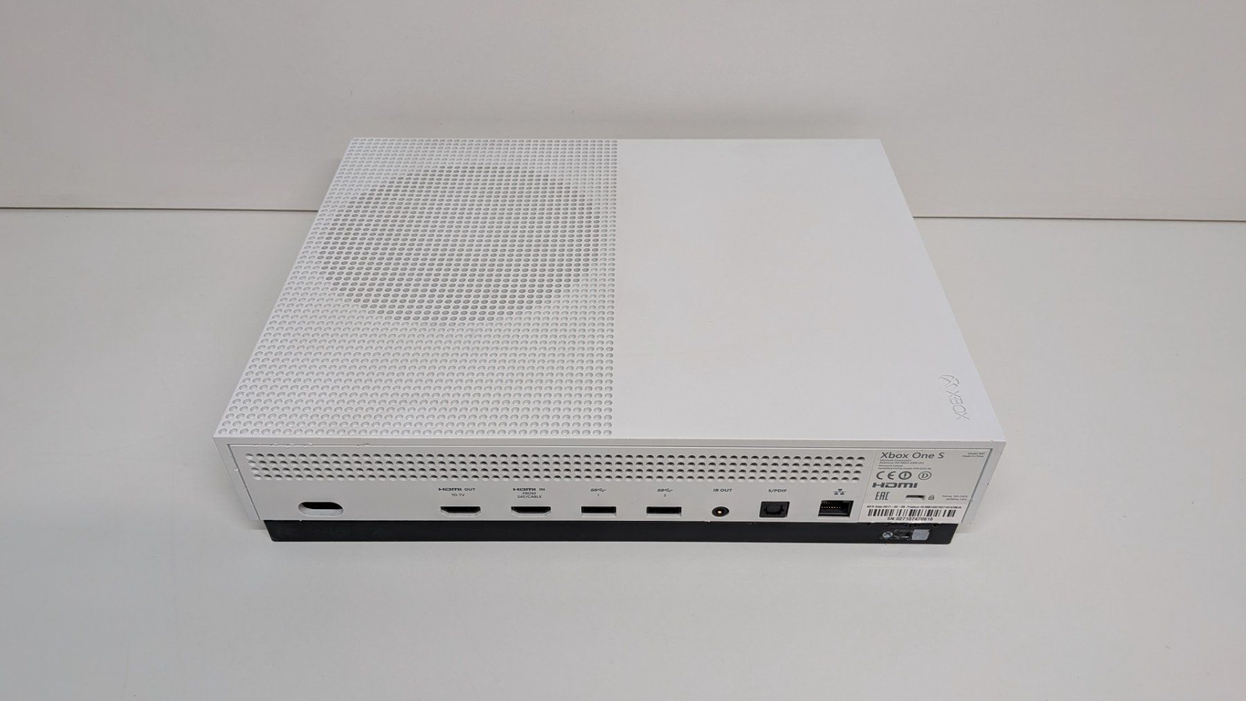 Microsoft Konsolen: Microsoft Xbox One S mit Controller, 365 GB – Gebraucht aus Menziken von mame18 5