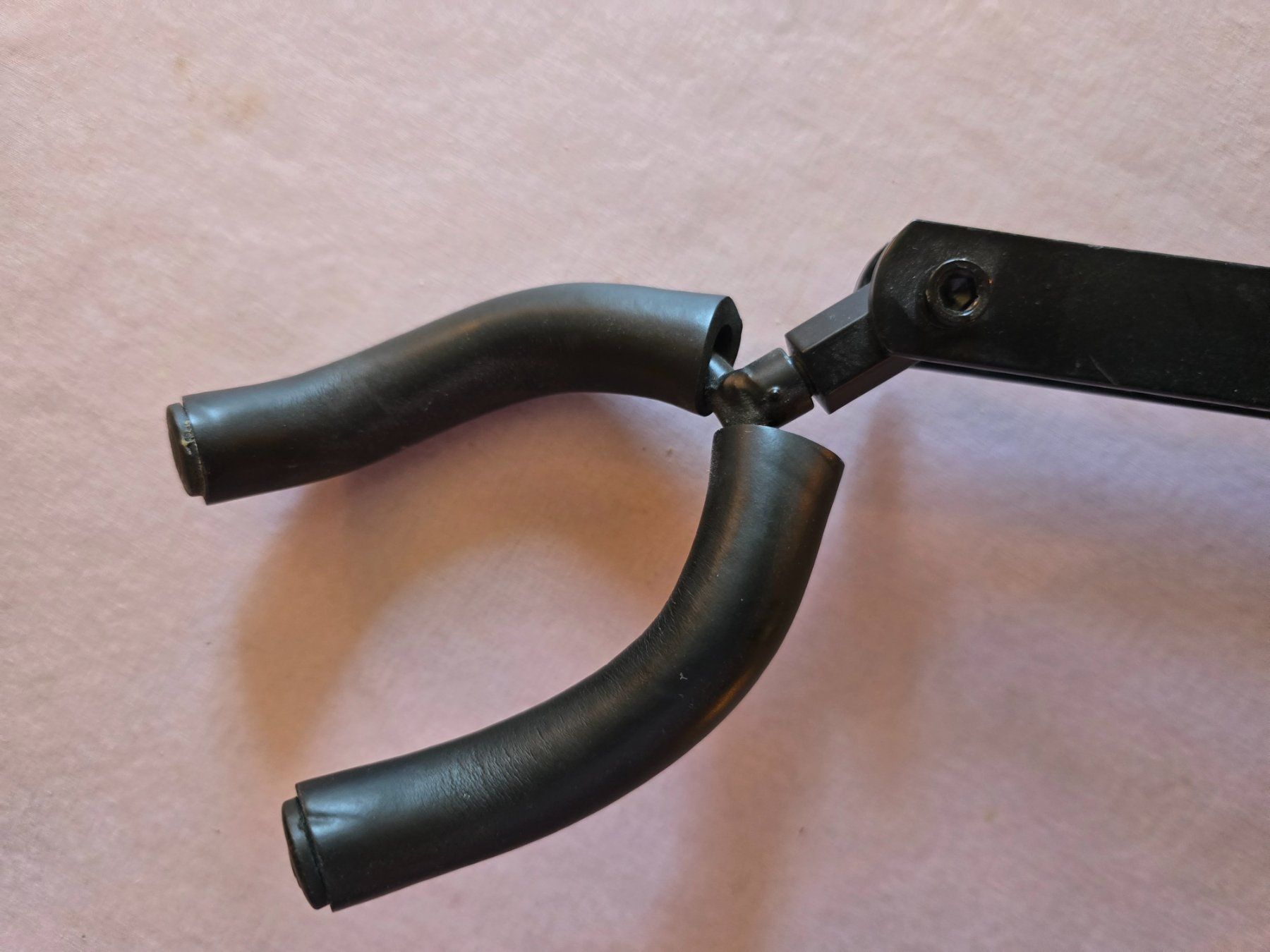 Musikinstrumente: 1 Stk. Gitarren Wandhalter ... – Gebraucht aus Zürich von Antiquedealer 2