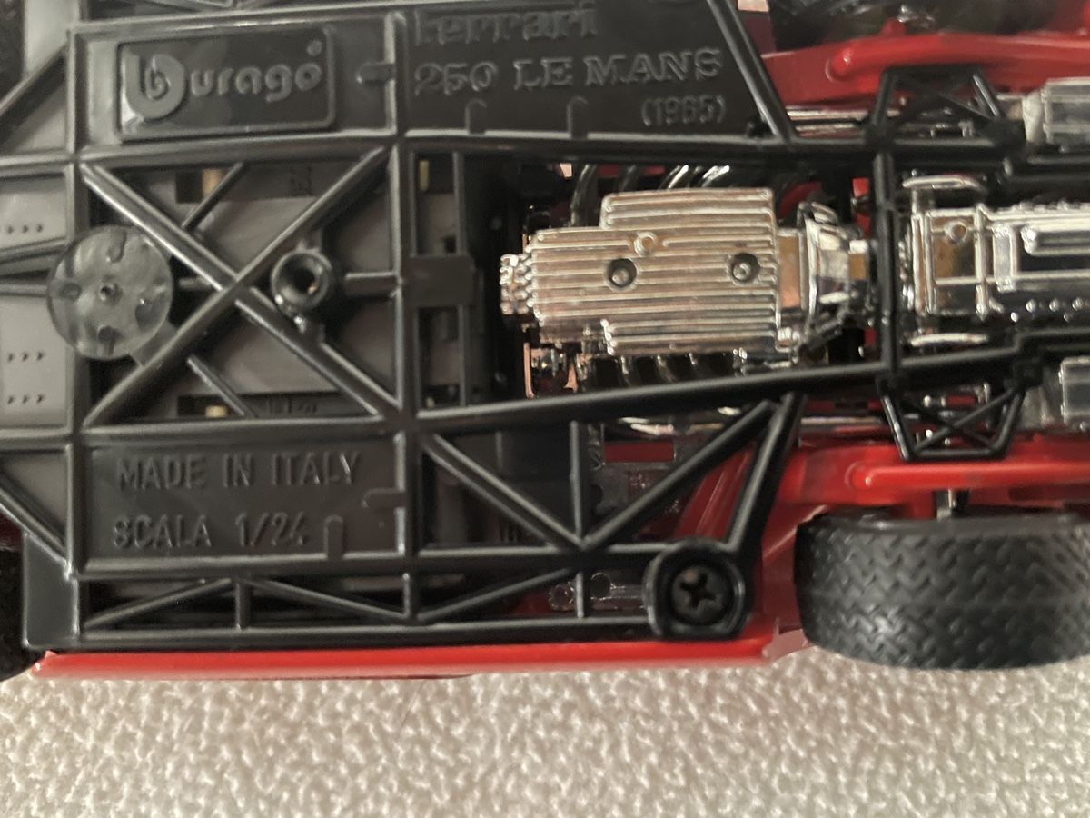 Bburago Voitures modèles: Ferrari 250 Le Mans 1965 – D'occasion à Zuerich par HaYvFoRu 3