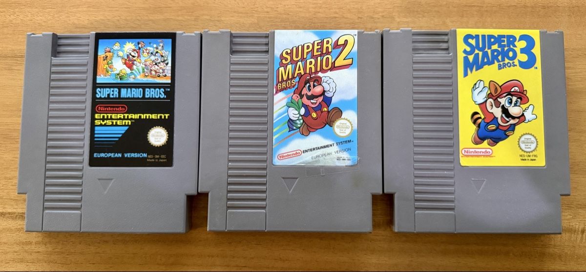 Nintendo Giochi: Super Mario Bros 1 / 2 / 3 - NES – Usato da Solothurn venduto da Luckyytee