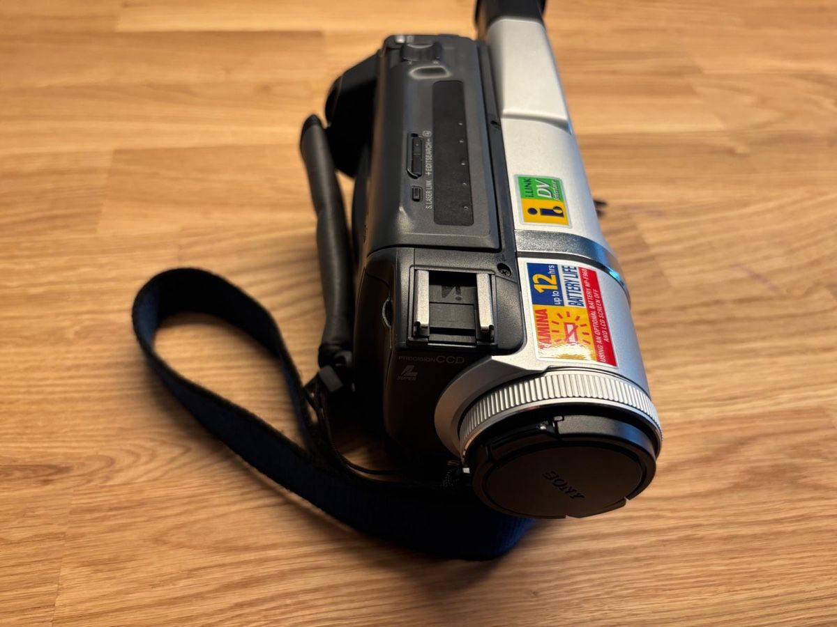Sony Videocamere: SONY Digital Handycam, Digital 8 – Usato da Küttigen venduto da Gabrielle1607 1