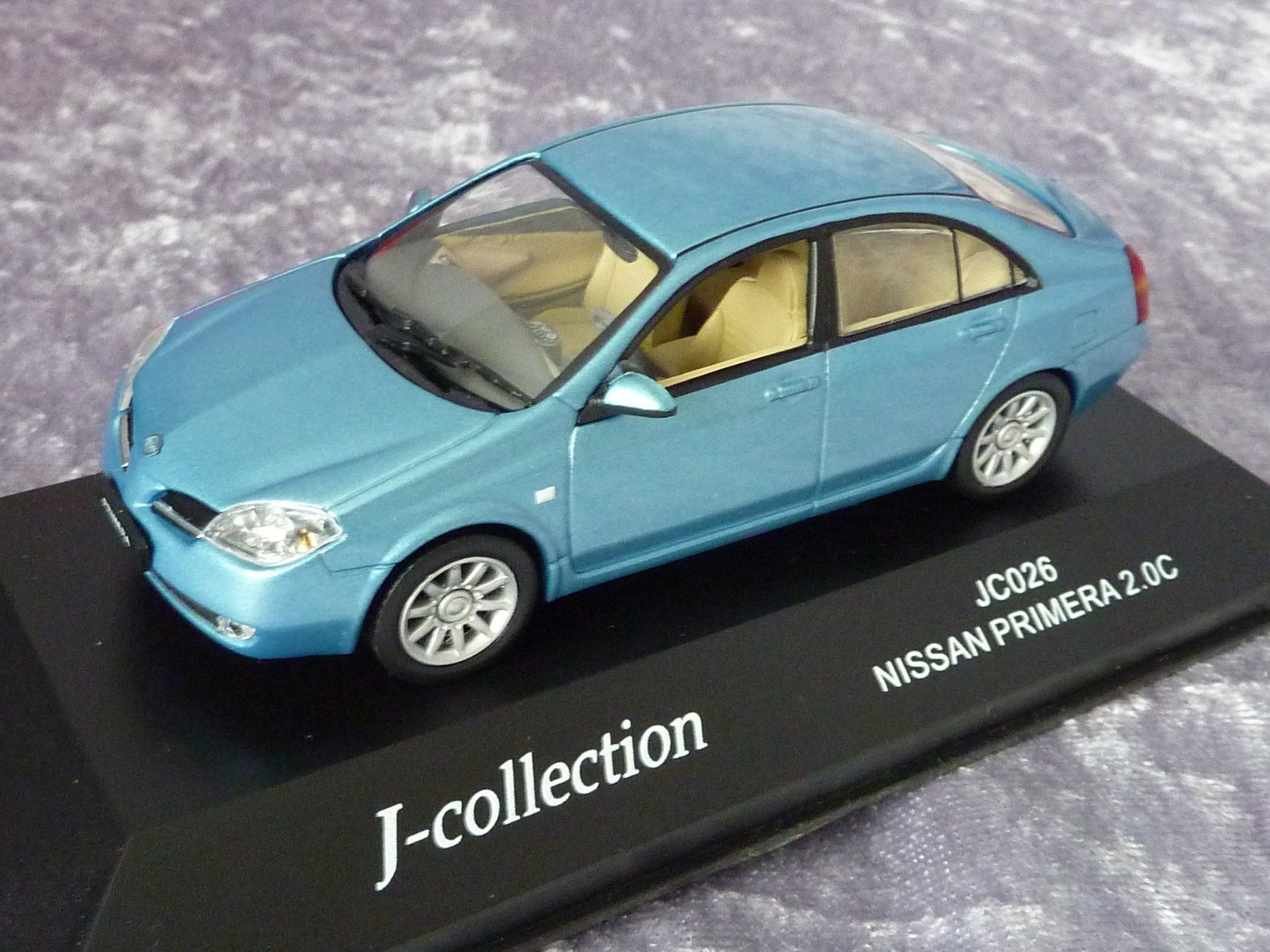 Nissan Modellini d'auto: Nissan Primera 2.0  1:43 – Nuovo e nell'imballaggio originale da Dürrenäsch venduto da modellautos4you 2