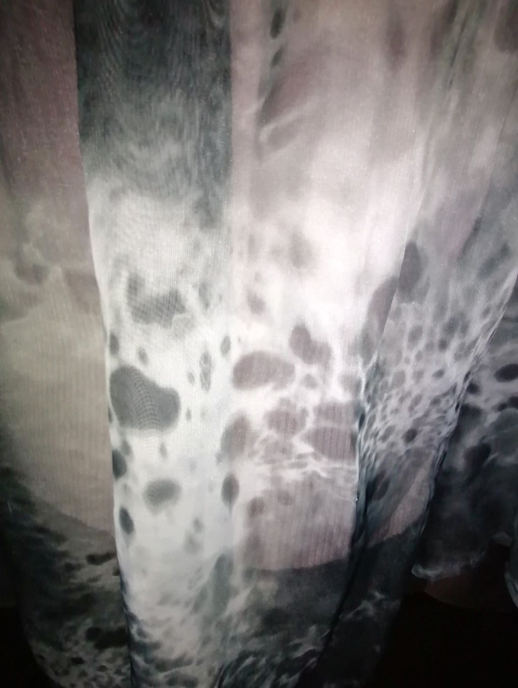 Camicette: halbtransparente Batik Shirt- Bluse – Usato da Corcelles-près-Payerne venduto da RxOne_Krs 3