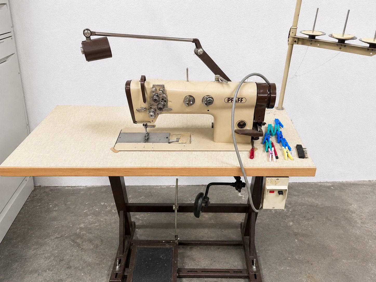 Pfaff Nähmaschinen: Nähmaschine – Gebraucht aus Emmenbrücke von Fabrikverkauf