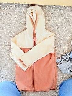 Vestes & Manteaux: Fleece Gr. 110/116 – D'occasion à Lätti par Cerui