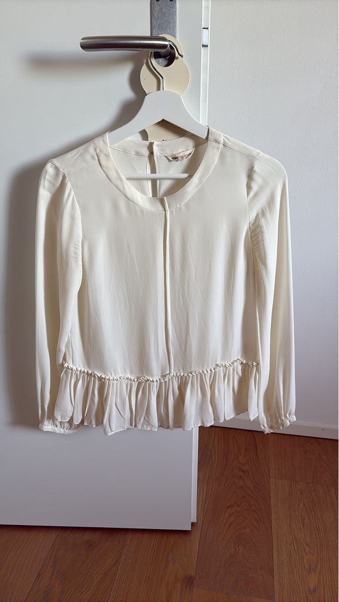 Blusen: Off-White Ruffle Blouse - 100% Seide – Neu (gemäss Beschreibung) aus Oberhasli von ani_97f7