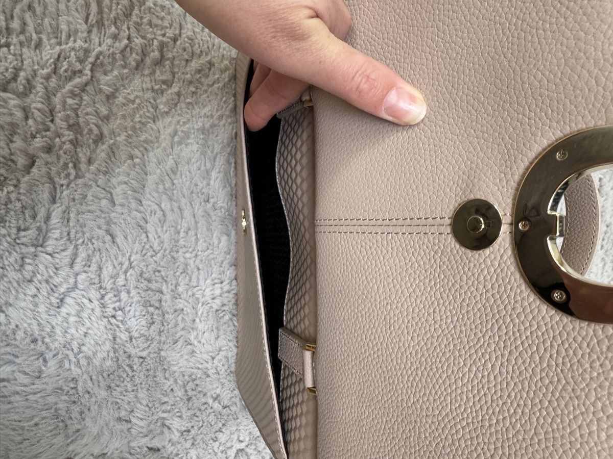 Aigner Borse da donna: Neue Agner Handtasche Beige Modell Pina – Nuovo e nell'imballaggio originale da Aesch BL venduto da comven 5