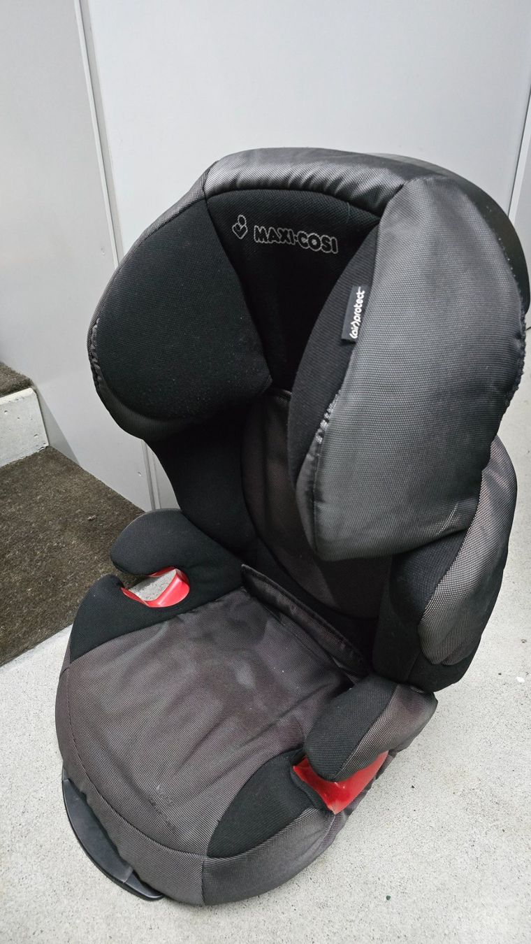 Maxi-Cosi Seggiolini per auto: Maxi Cosi Autositz – Usato da Boppelsen venduto da Tomsagiplatz 2