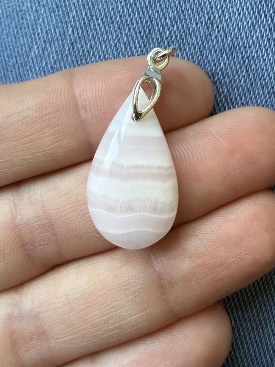 Ciondoli: Pendentif avec pierre naturelle: manganocalcite – Nuovo e nell'imballaggio originale da Le Noirmont venduto da Fanny_ 1