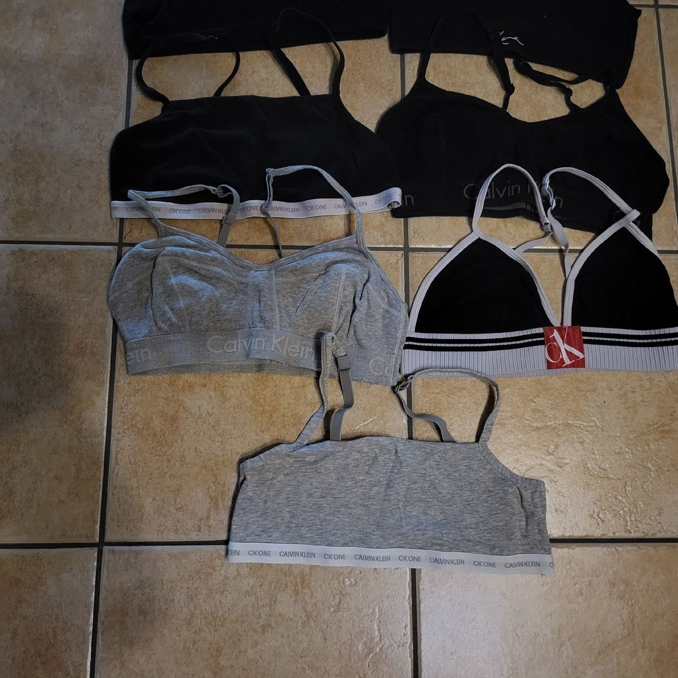 Altra biancheria intima: lot 10 pces taille 40-42 – Usato da Sion venduto da Oonathoo 3