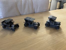 Antike Bleistiftspitzer, 3 Oldtimer Autos +Grammophon