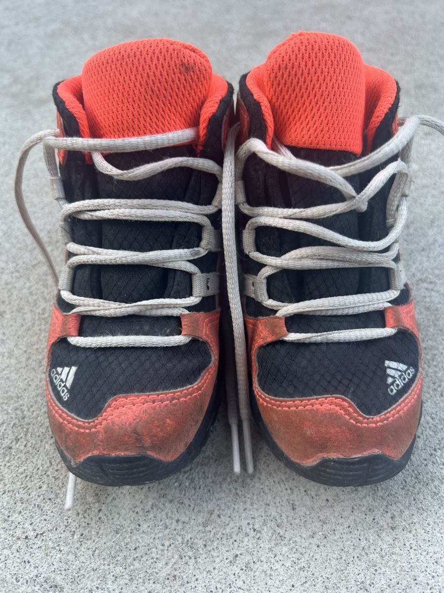 Adidas Schuhe für Jungen: Kinder Wanderschuhe Adidas orange/schwarz Grösse 24 – Gebraucht aus Häusernmoos von RanaNo 1