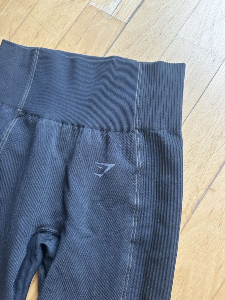 Gymshark Lotti di vestiti: Gymshark (Leggin & Top) – Usato da Rickenbach-Sulz venduto da hel_yx9y 1