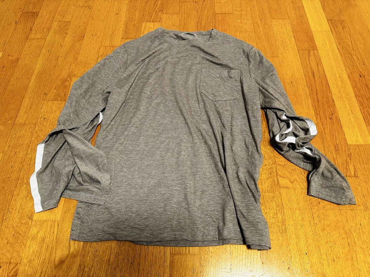 T-shirt: Langarm Shirt - seitlich offen mit Klettverschluss – Usato da Thalwil venduto da Thommy_nau 3