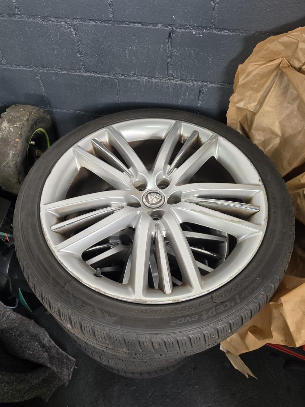 Jaguar Jantes: Felgen Jaguar XF XJ – D'occasion à Dietwil par arb_ds9t 1