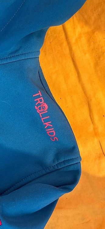 Trollkids Vestes: Trollkids Softshell 164 – D'occasion à Zürich par lorem.ipsum 1
