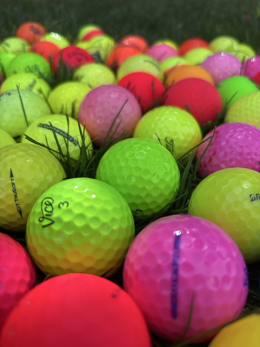 Palloni: 100 Schöne Golfbälle Div. – Usato da Hüttikon venduto da sgt79 1