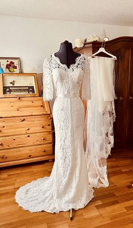 NEW ARRIVAL! Spitzen Boho A Linie Brautkleid von Merys