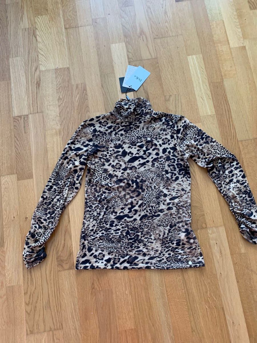 Maglioni & Felpe: Rollkragen Oberteil Pullover Leo Leopardenmuster XS – Nuovo e nell'imballaggio originale da Ostermundigen venduto da des_t9vv