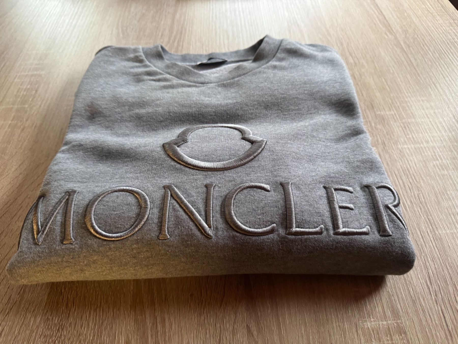 Moncler Maglioni & Felpe: Moncler Sweatshirt - Size M - Excellent Condition – Usato da Oeschseite venduto da -Luxury-On-Line- 1