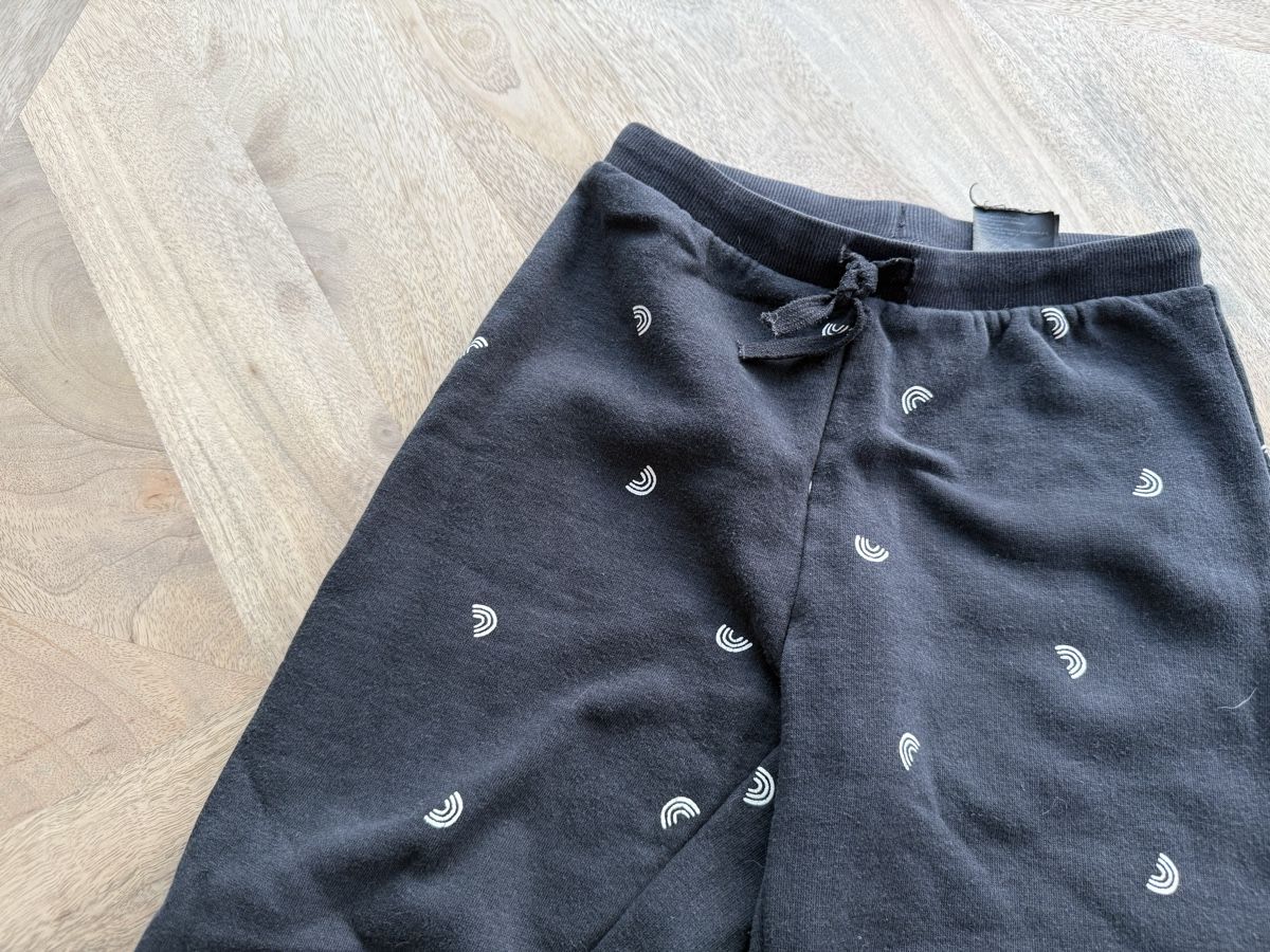 H&M Pantaloni: Jogginghose Gr. 122 von H&M – Usato da Eggenwil venduto da Lissi82 1