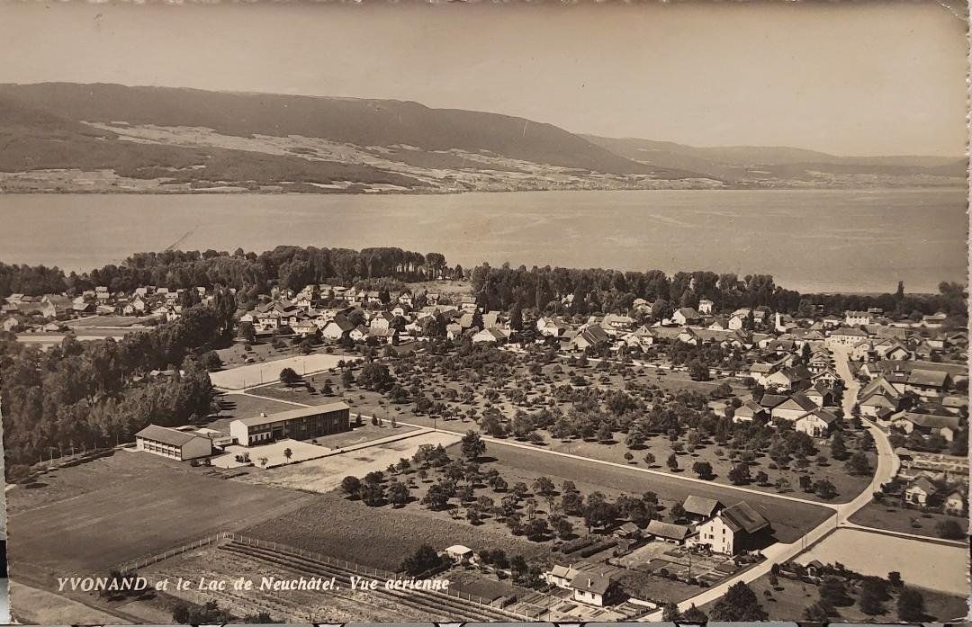 Cartes postales: YVONAND - Vue aérienne - 1961 – D'occasion à Delémont par Domdom1