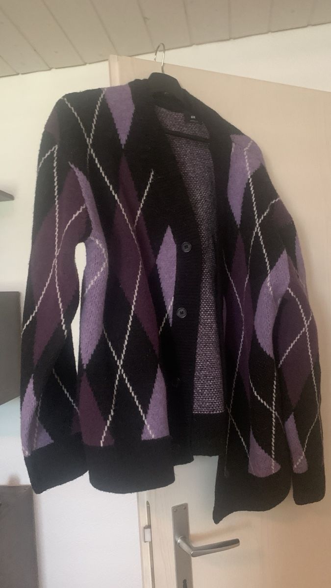 H&M Pullover & Sweatshirts: H&M oversized Cardigan – Gebraucht aus Wolfwil von maj_dny9