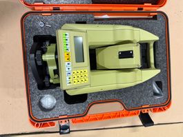 Zum Verkauf steht eine Leica TC605L Totalstation