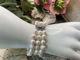 Armband 3reihig, Süsswasserperlen mit Metallverschluss
