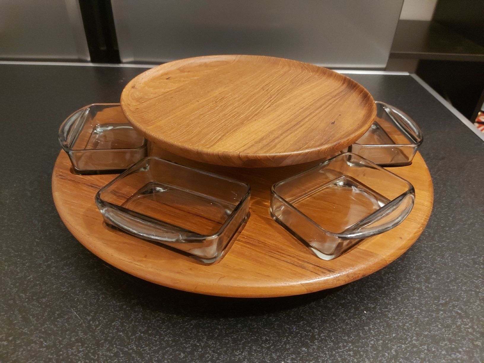 Piatti di portata: Digsmed Danmark Teak Drehteller Lazy Susan – Nuovo (secondo la descrizione) da Ostermundigen venduto da son_vd9k