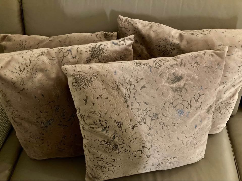 Kissen: 4x Kissen mit Reisverschluss – Gebraucht aus Rudolfstetten von Stellina1975