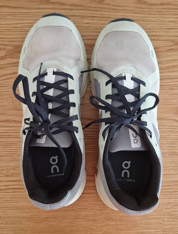 On Scarpe da donna: ON Cloudrunner W Frost / Aloe, Gr. 42 – Usato da Basel venduto da SwissVault 4