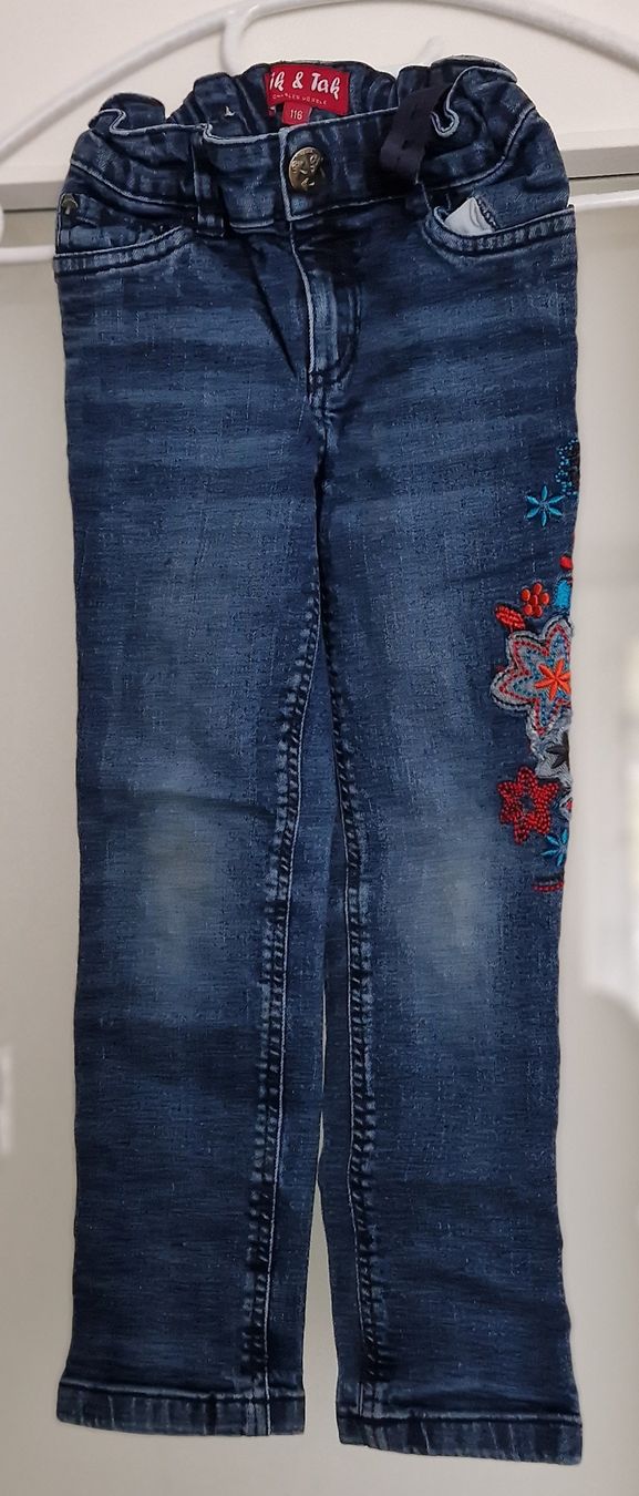 Pantaloni: jeans grandeur 116 – Usato da Couvet venduto da Pioune