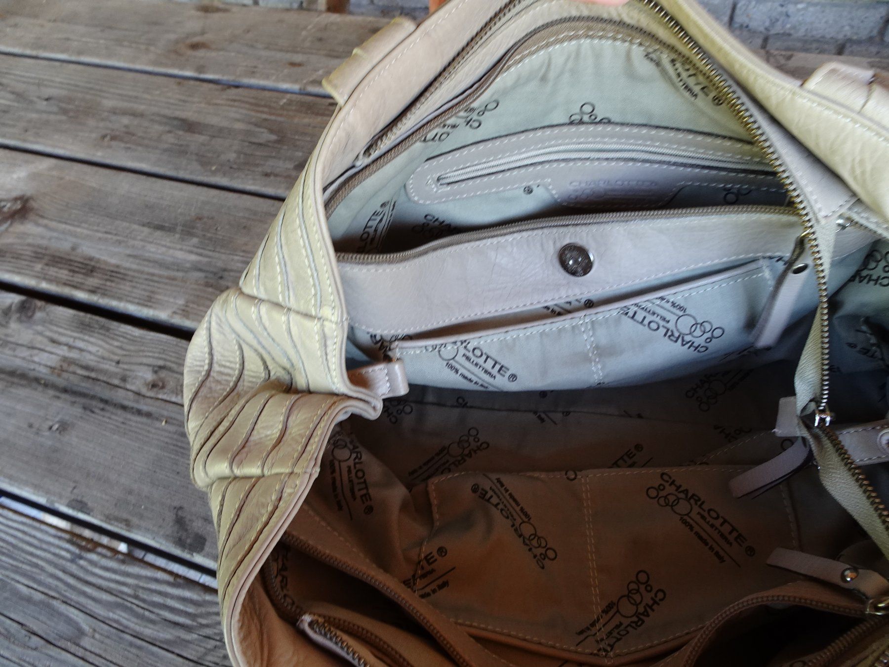 Borse da donna: Hübsche Charlotte Handtasche beige - 230804 – Usato da Küssnacht am Rigi venduto da Schuhe-Secondhand 4