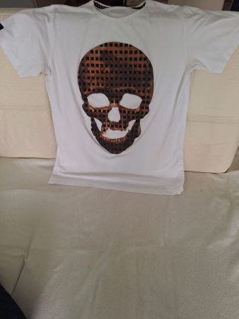 Schönes T-Shirt (Totenkopf) L / XL)