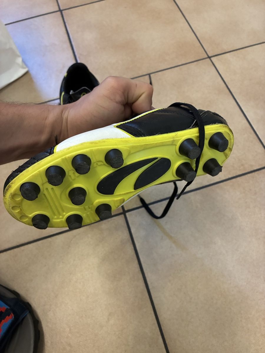 Scarpe per ragazzi: Scarpe da calcio Puma  – Usato da Bodio TI venduto da raf_dn8n 1