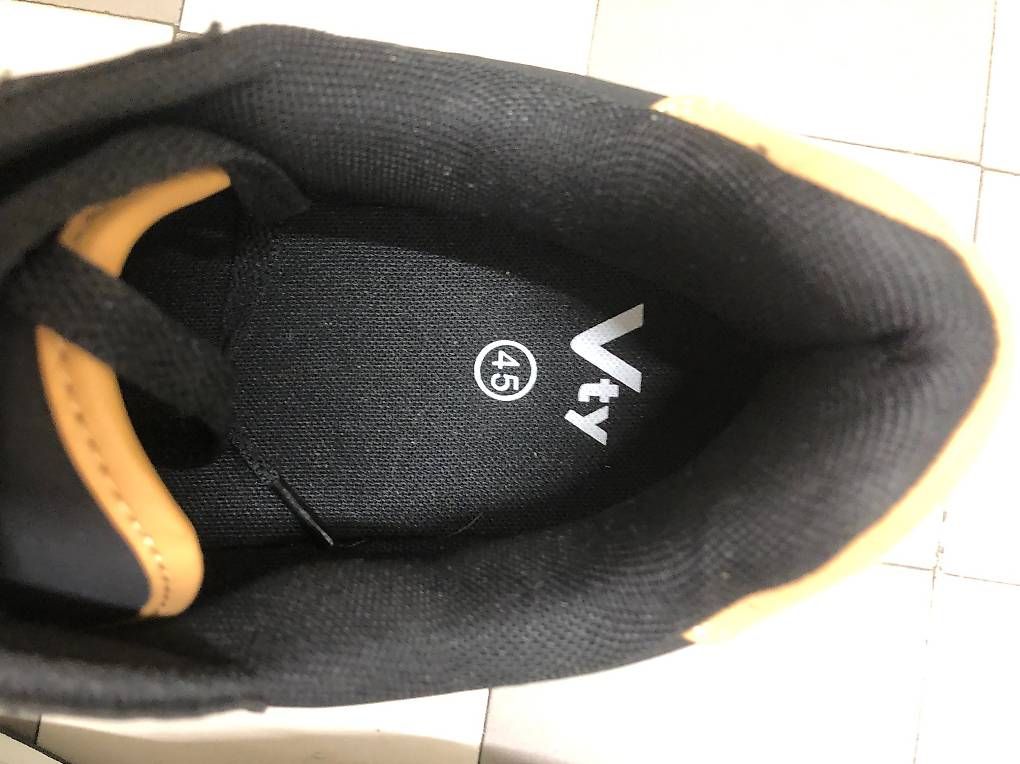 Scarpe da uomo: Sneakers Vty schwarz Grösse 45 NEU – Nuovo (secondo la descrizione) da Zürich venduto da Tivoli2 1