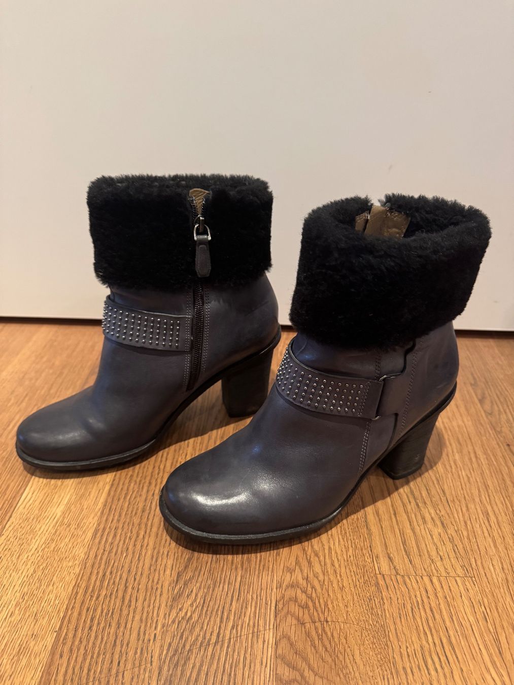 Ecco Scarpe da donna: Stiefeletten Dunkelgrau mit "Pelz" Grösse 38 Marke Ecco – Usato da Männedorf venduto da left-overs