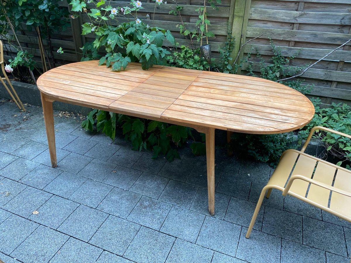 Tische: Gartentisch aus Holz – Gebraucht aus St. Gallen von Kollision 7