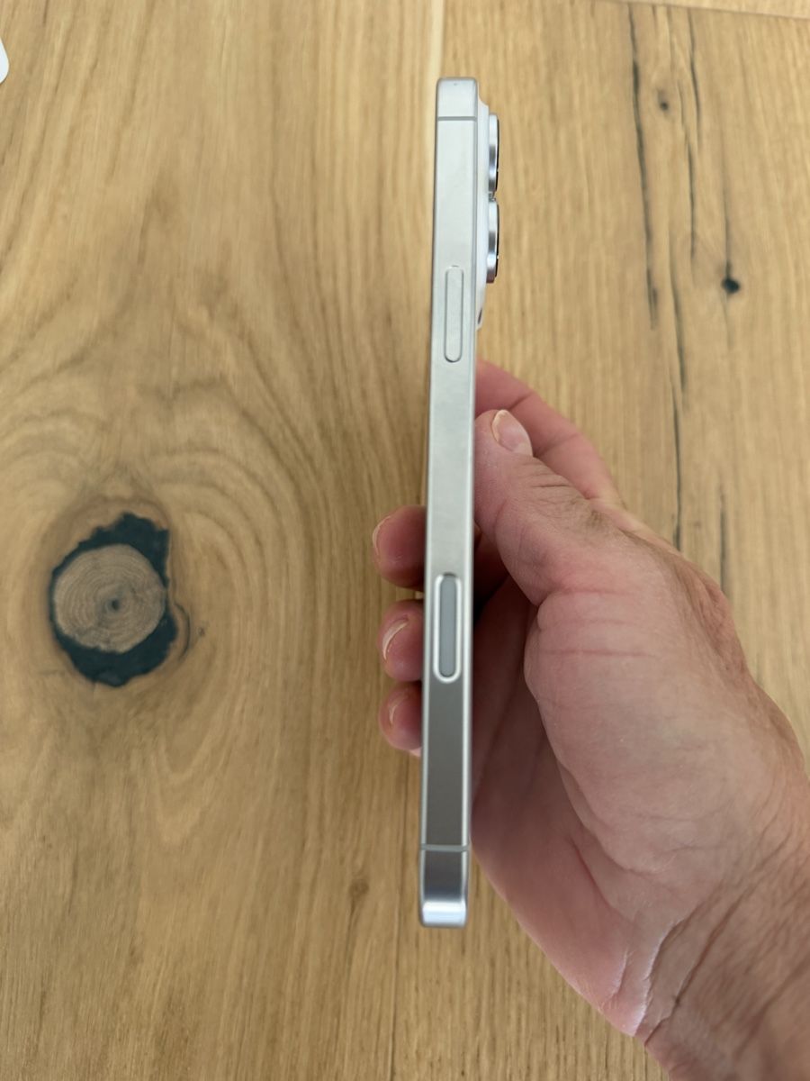 Apple Telefoni cellulari / Smartphones: Iphone 16 Pro Max mit Garantie bis 19.9.2026 – Nuovo (secondo la descrizione) da Grafstal venduto da tor_98dc 1