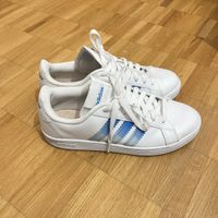 Neuwertige Adidas Schuhe Grösse 41